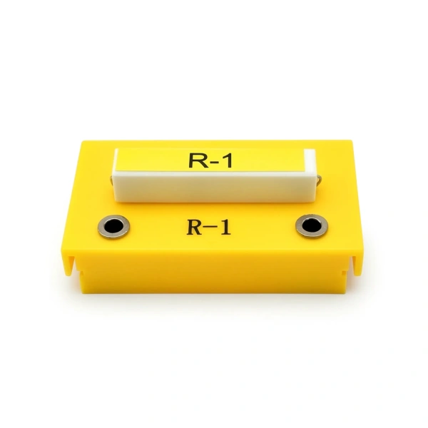Резистор R1 сопротивление (4,7 ± 0,5) Ом